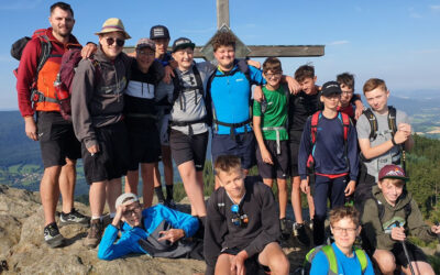 8. Klassen auf Bergwanderung „dahoam“