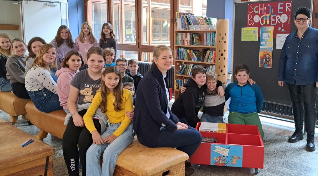 Eröffnung der mobilen Schülerbücherei ein voller Erfolg