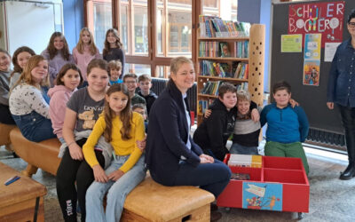 Eröffnung der mobilen Schülerbücherei ein voller Erfolg